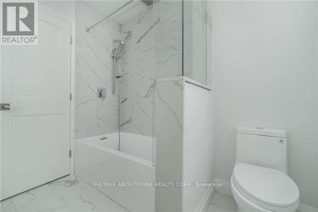 1534 Forestdale Court, Oakville, Ontario  L6H 3A1 - Photo 16 - W12533470