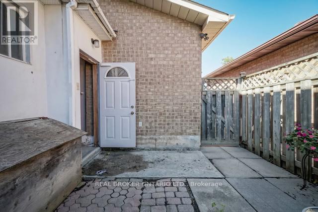 525 Ray Lawson Boulevard, Brampton, Ontario L6Y 3S2 - Photo 14 - W12533476