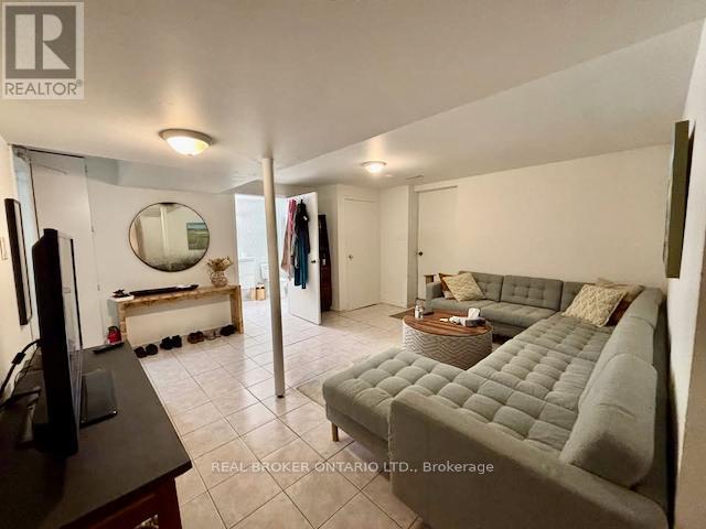 525 Ray Lawson Boulevard, Brampton, Ontario L6Y 3S2 - Photo 5 - W12533476