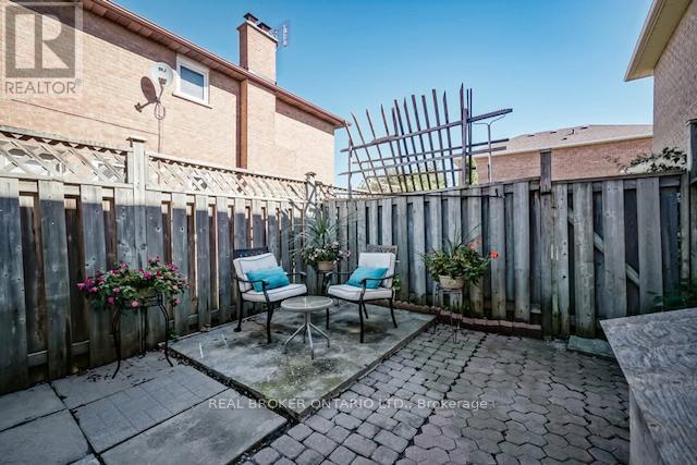 525 Ray Lawson Boulevard, Brampton, Ontario L6Y 3S2 - Photo 8 - W12533476