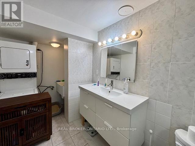 525 Ray Lawson Boulevard, Brampton, Ontario L6Y 3S2 - Photo 9 - W12533476