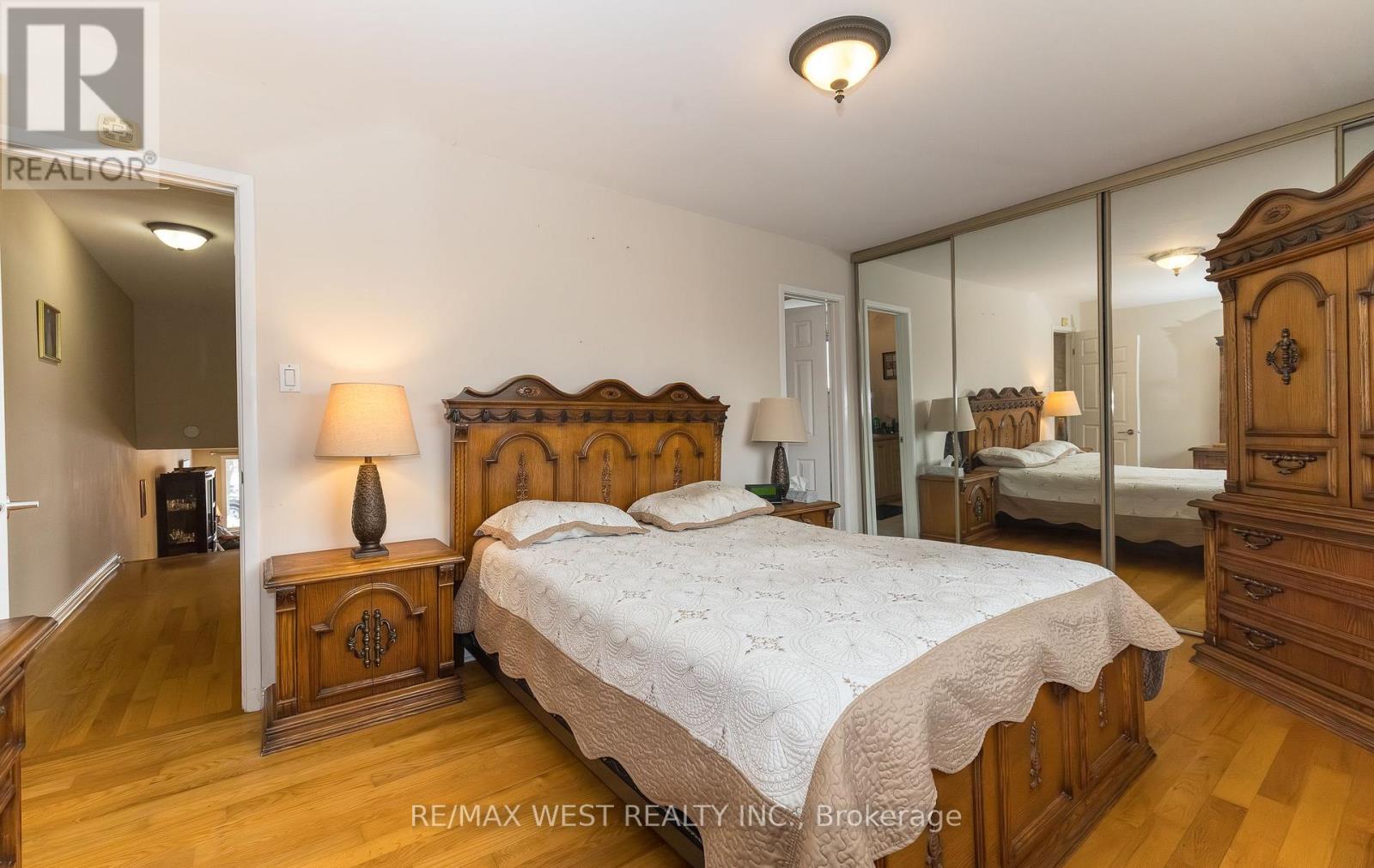 7812 Kittridge Drive, Mississauga (Malton), Ontario  L4T 3J6 - Photo 15 - W12533488