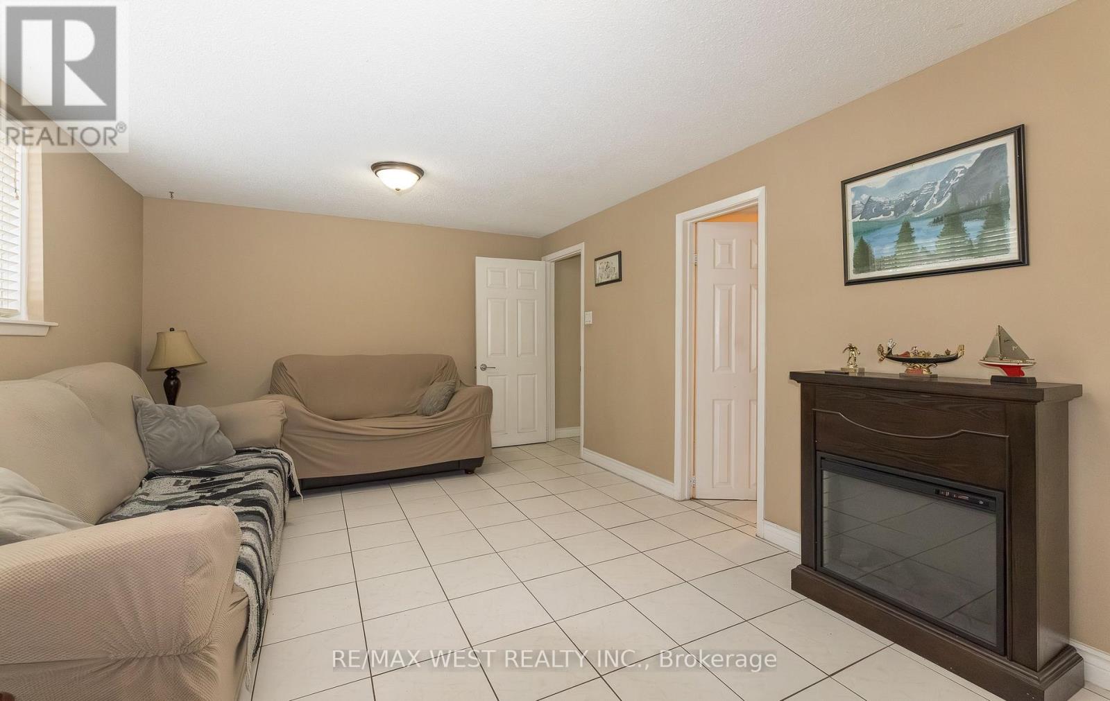 7812 Kittridge Drive, Mississauga (Malton), Ontario  L4T 3J6 - Photo 24 - W12533488