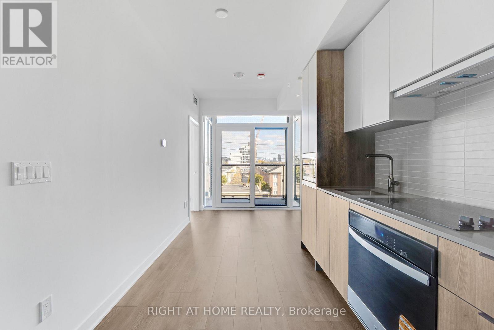 310 - 1007 The Queensway, Toronto, Ontario  M8Z 0H4 - Photo 7 - W12533510