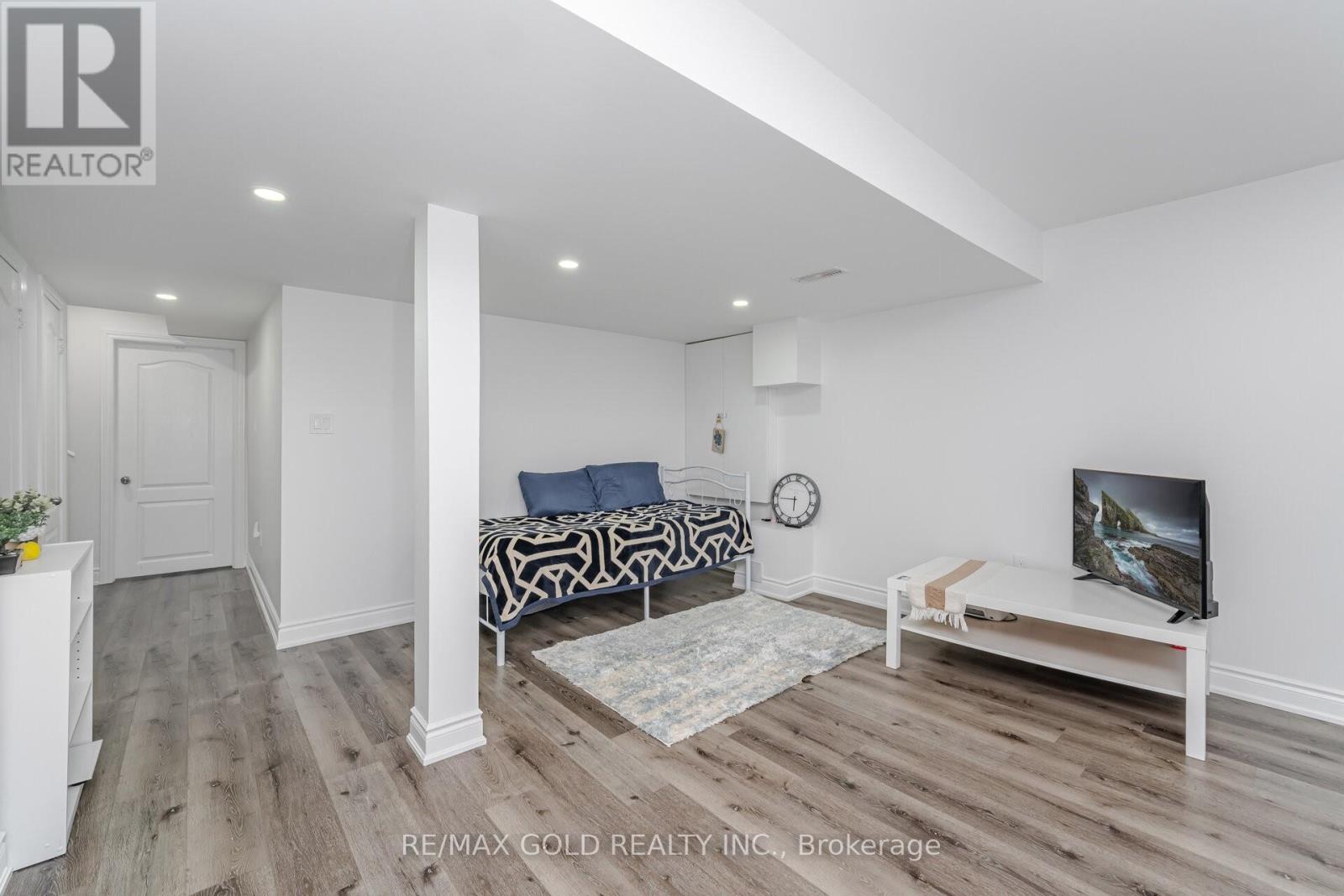 152 Vanhorne Close, Brampton, Ontario  L7A 0Y2 - Photo 14 - W12533512