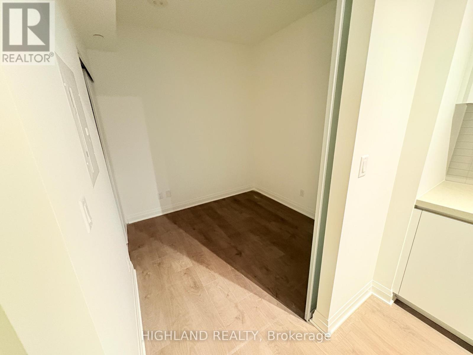 3301 - 4015 The Exchange, Mississauga, Ontario  L5B 0N4 - Photo 9 - W12533516