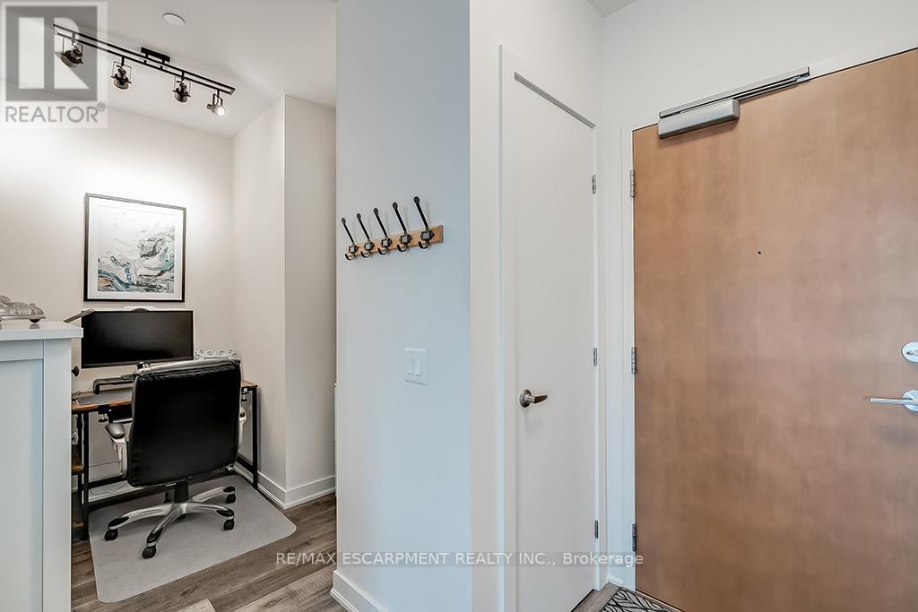 502 - 320 Plains Road E, Burlington, Ontario  L7T 0C1 - Photo 9 - W12533542