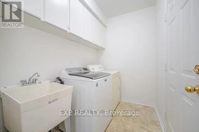 7565 Black Walnut Trail, Mississauga, Ontario  L5N 8A9 - Photo 8 - W12488390