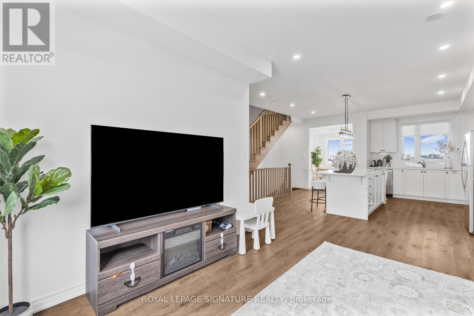 158 Keppel Circle, Brampton, Ontario  L7A 5K7 - Photo 9 - W12532500