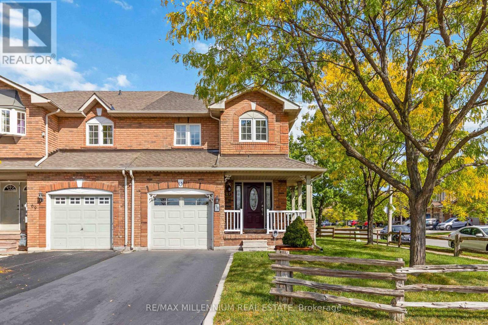 71 Manett Crescent, Brampton, Ontario  L6X 4X5 - Photo 2 - W12532598