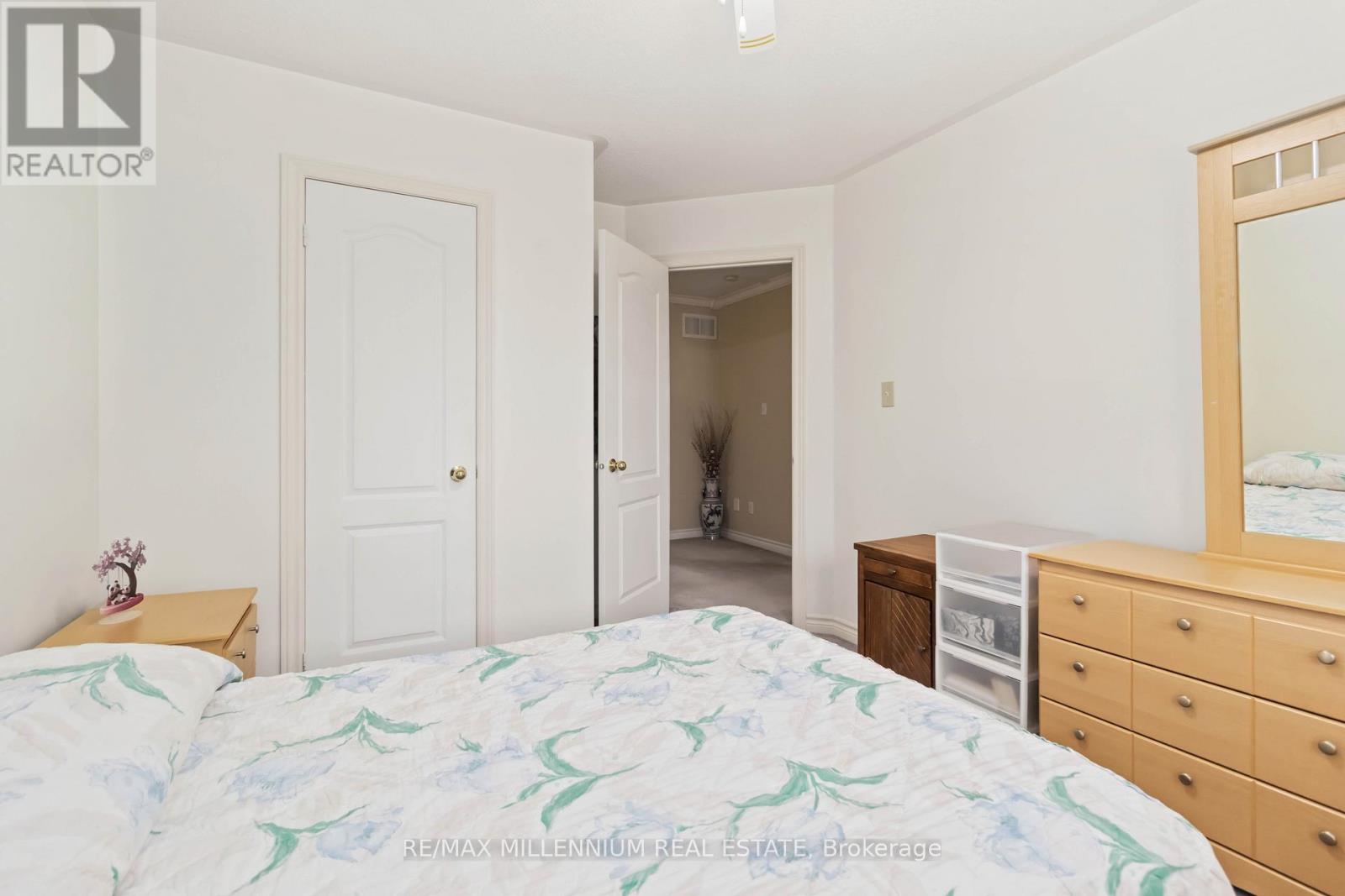 71 Manett Crescent, Brampton, Ontario  L6X 4X5 - Photo 22 - W12532598