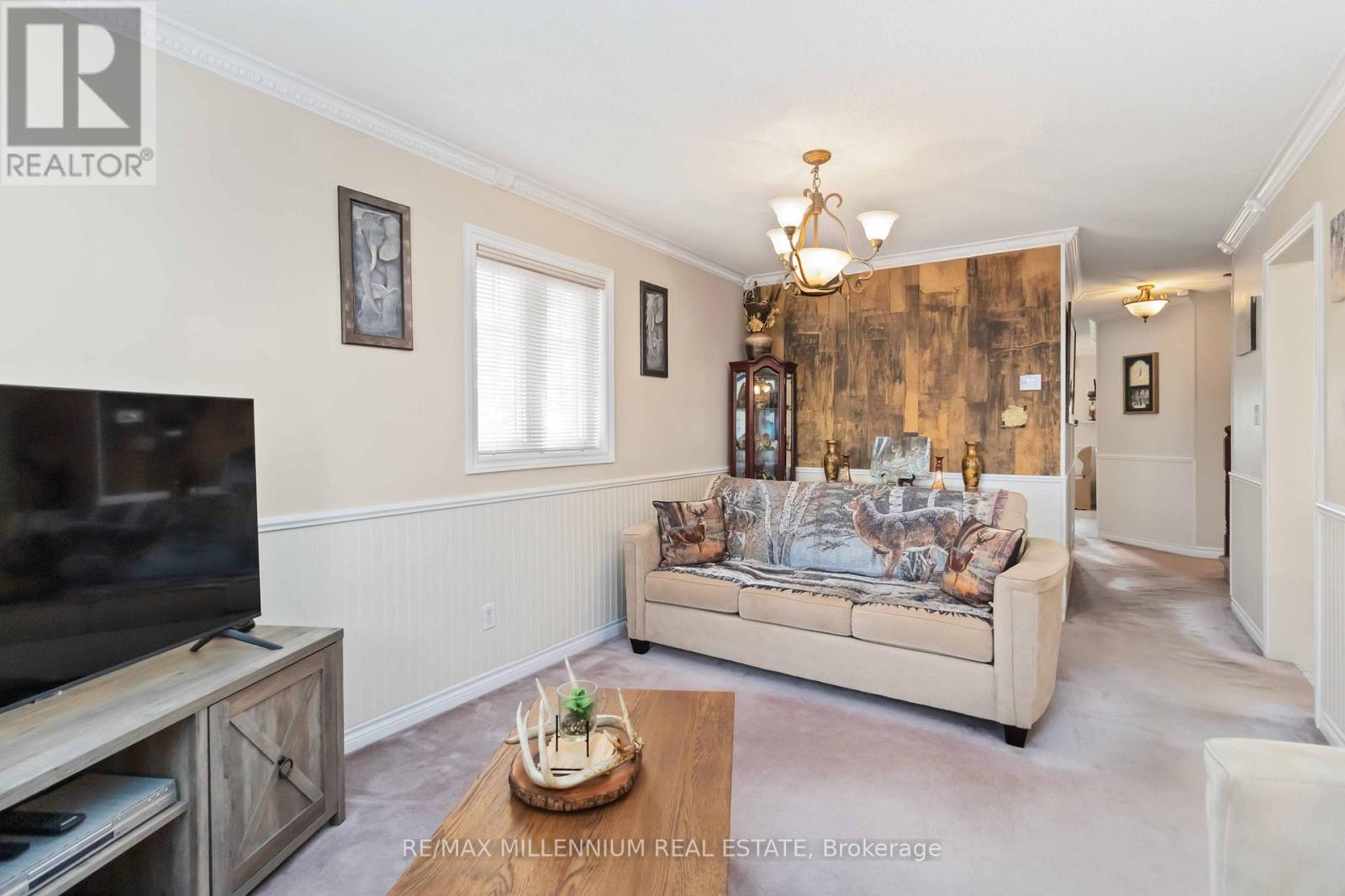 71 Manett Crescent, Brampton, Ontario  L6X 4X5 - Photo 9 - W12532598