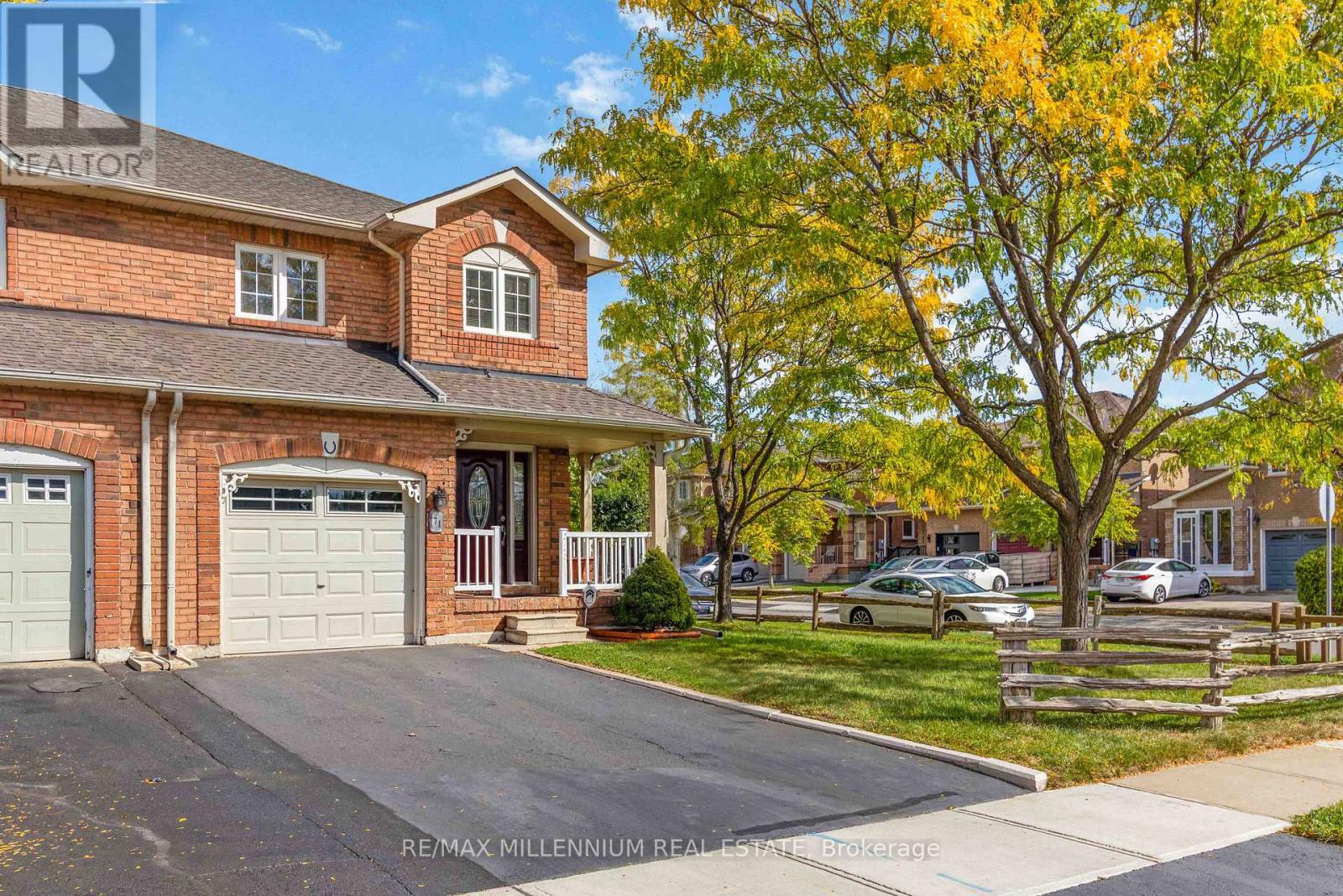 71 Manett Crescent, Brampton, Ontario  L6X 4X5 - Photo 3 - W12532598