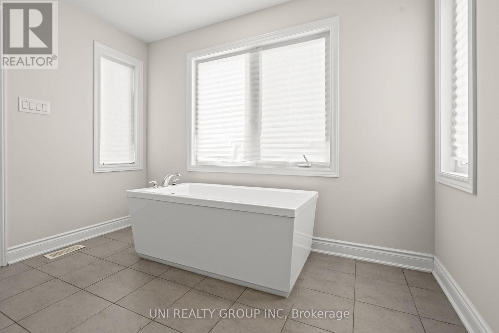 143 Celestial Grove, Ottawa, Ontario  K2J 6S8 - Photo 31 - X12533666