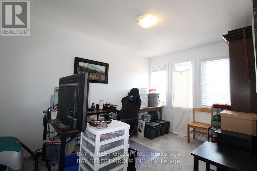 149 Seeley Avenue, Southgate, Ontario  N0C 1B0 - Photo 8 - X12533330