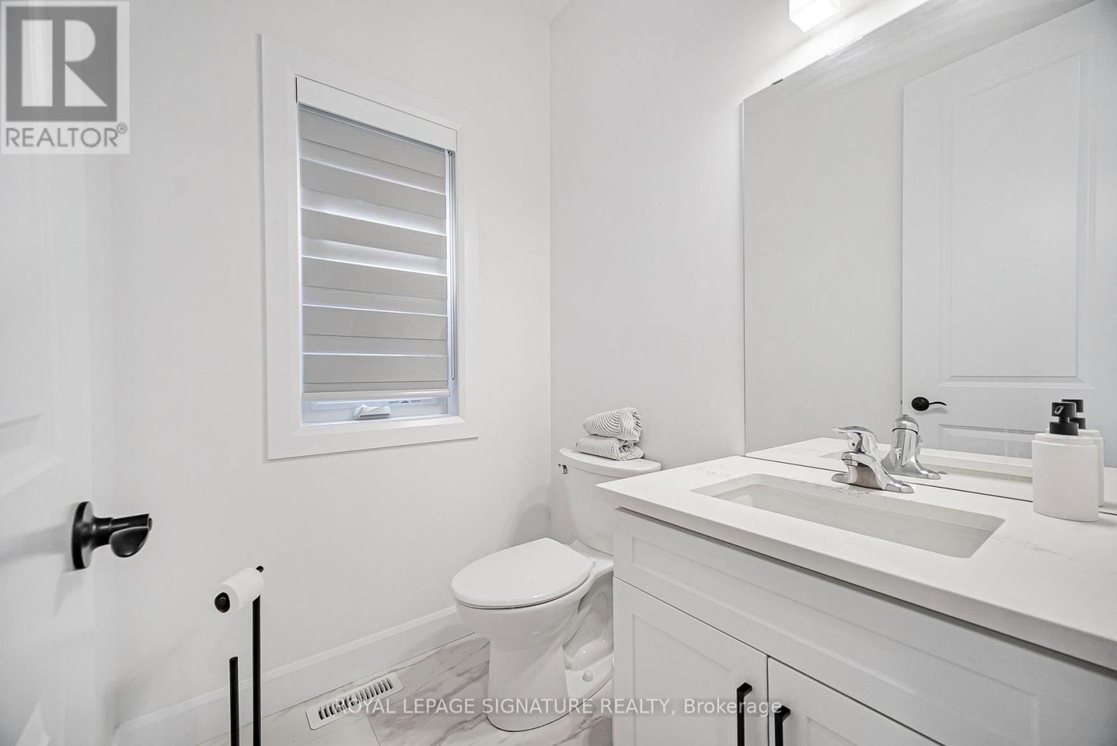 6326 Heathwoods Avenue, London South, Ontario  N6P 0K2 - Photo 3 - X12533368