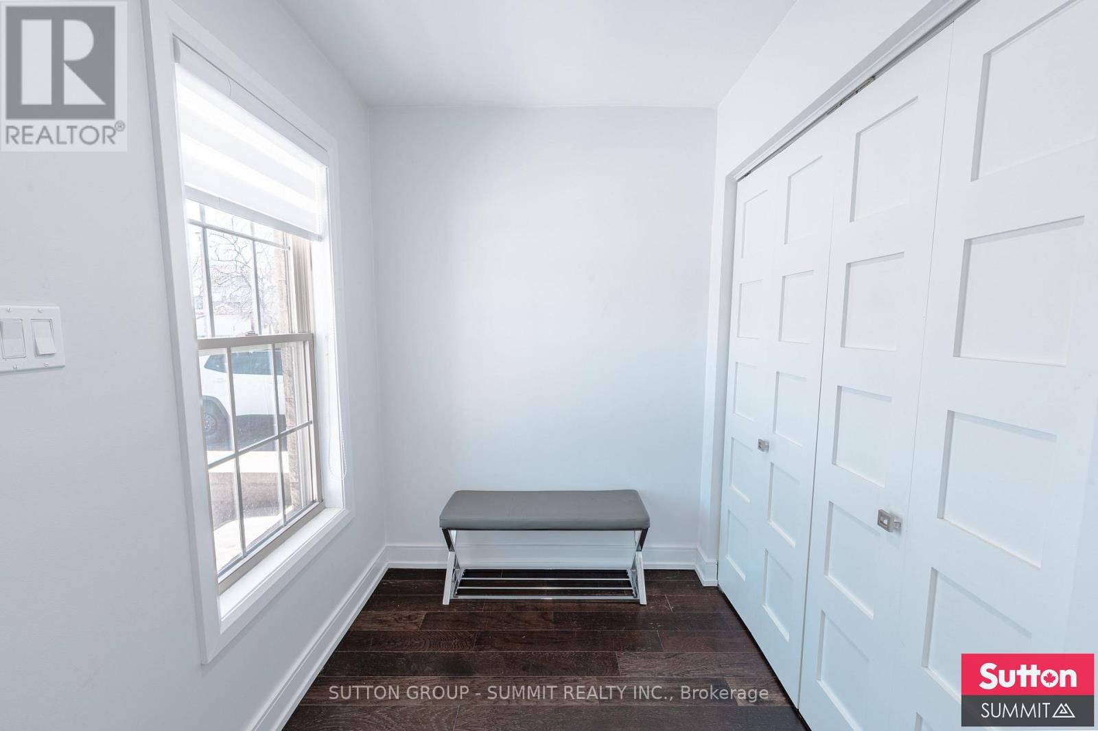 5 Silversmith Court, Guelph, Ontario  N1G 5C1 - Photo 4 - X12533416