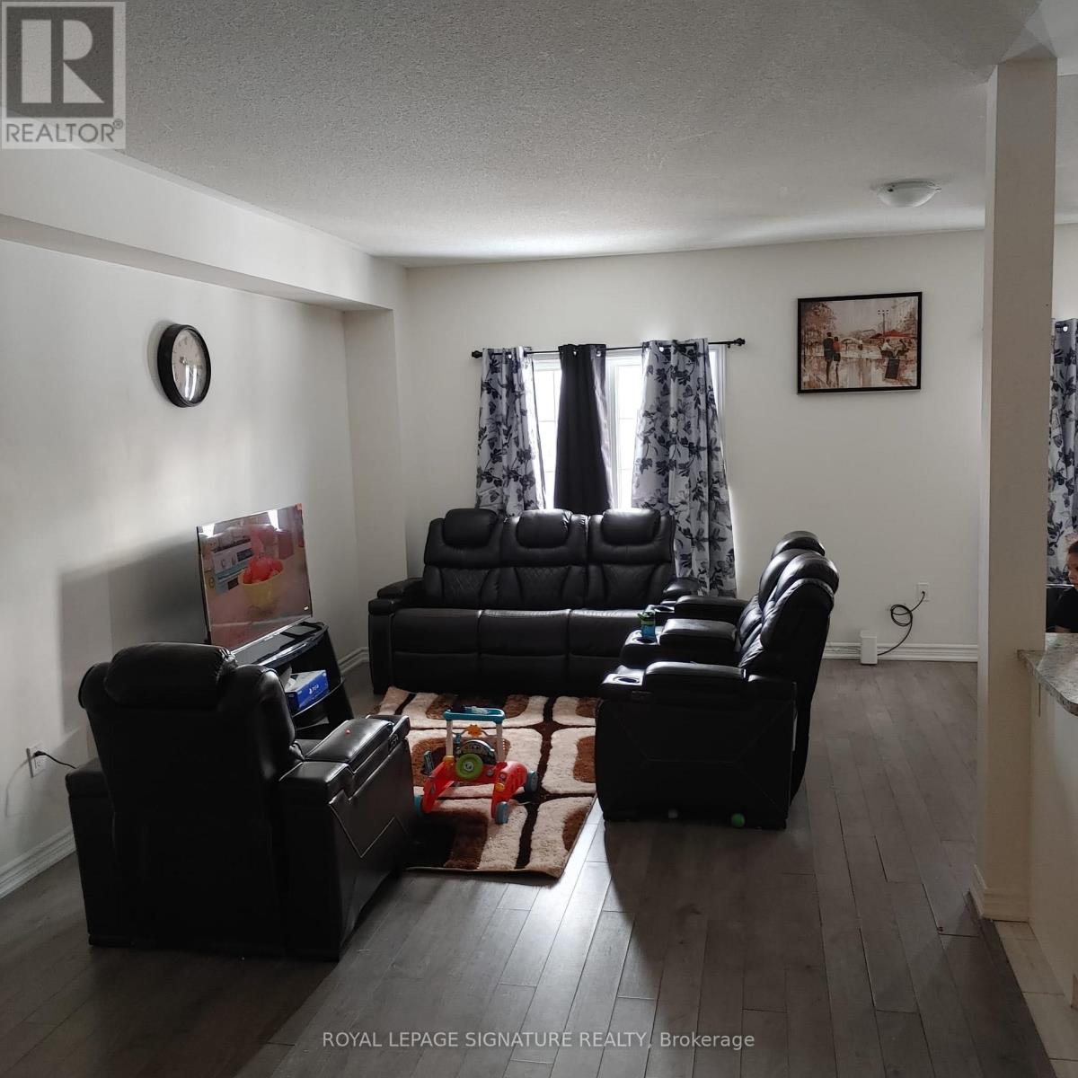 154 Winters Way, Shelburne, Ontario  L9V 3Y1 - Photo 2 - X12533438