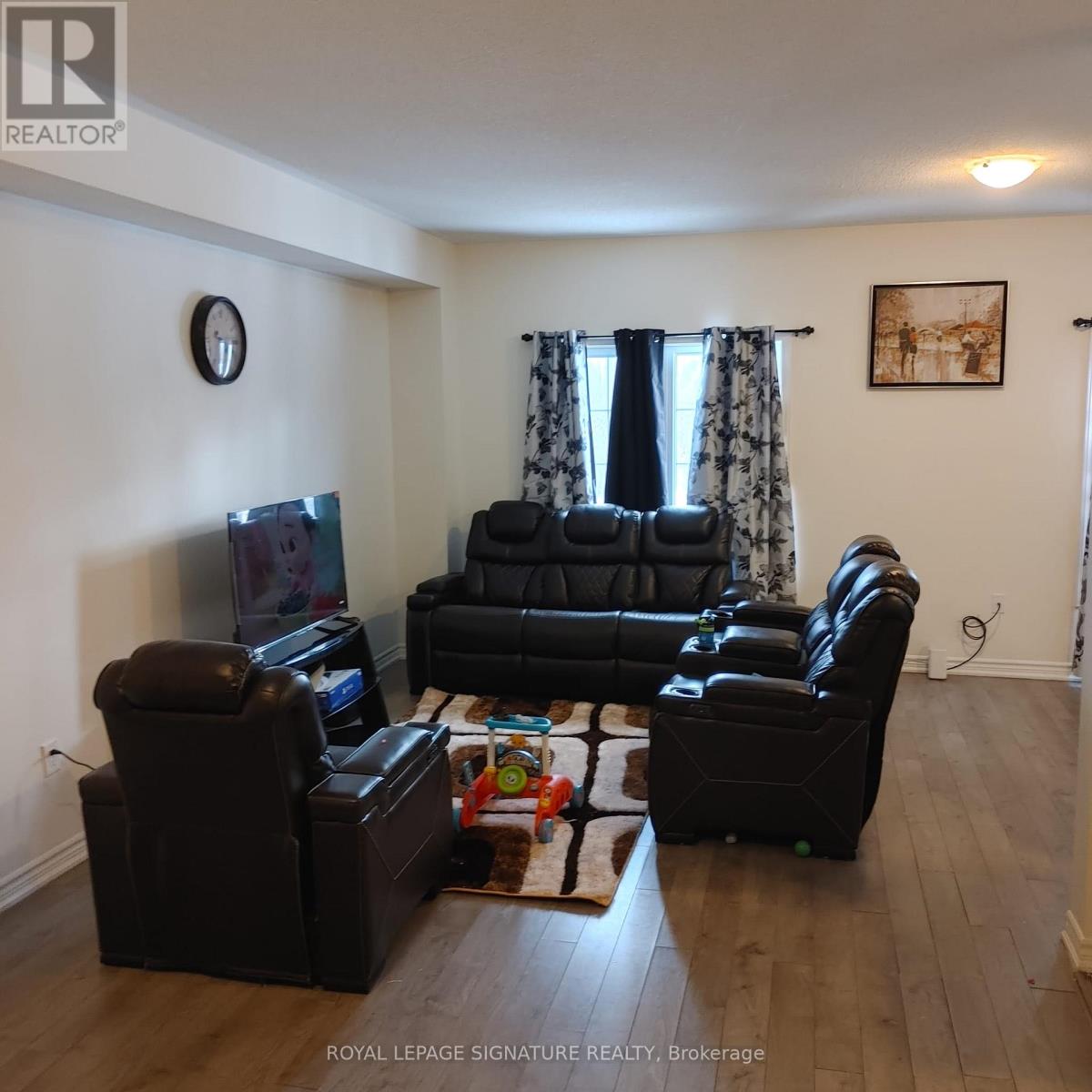 154 Winters Way, Shelburne, Ontario  L9V 3Y1 - Photo 3 - X12533438
