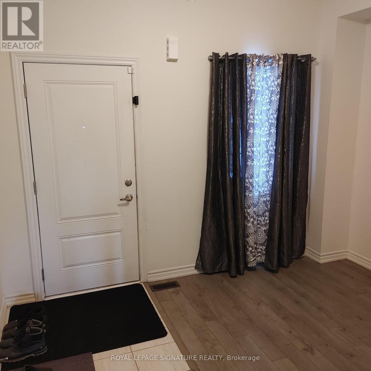 154 Winters Way, Shelburne, Ontario  L9V 3Y1 - Photo 4 - X12533438