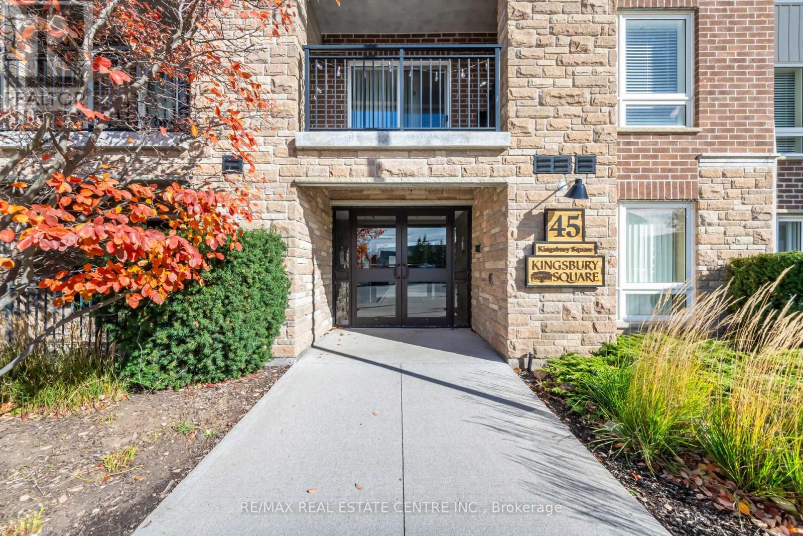 409 - 45 Kingsbury Square, Guelph, Ontario  N1L 1C3 - Photo 2 - X12533442
