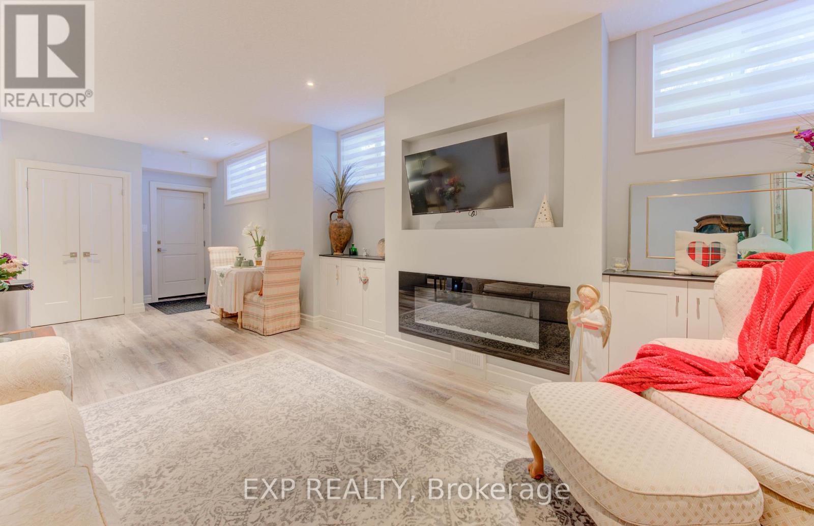 52 Edgehill Drive, Kitchener, Ontario  N2P 2C6 - Photo 36 - X12533452