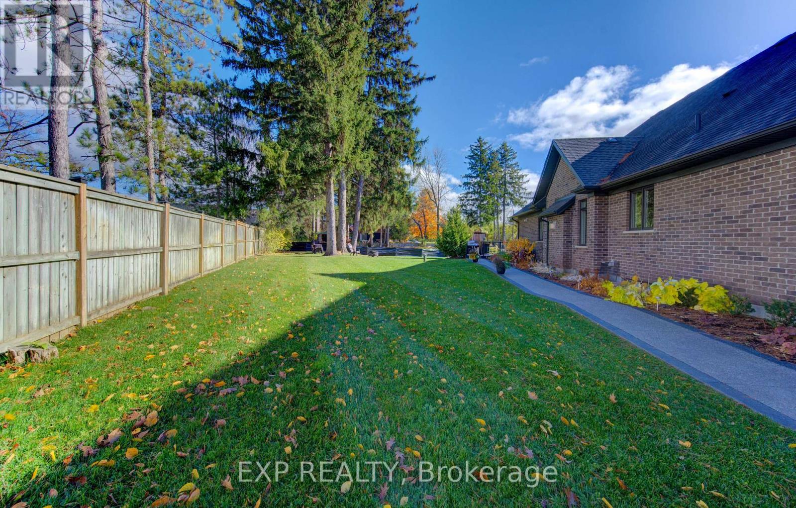 52 Edgehill Drive, Kitchener, Ontario  N2P 2C6 - Photo 40 - X12533452