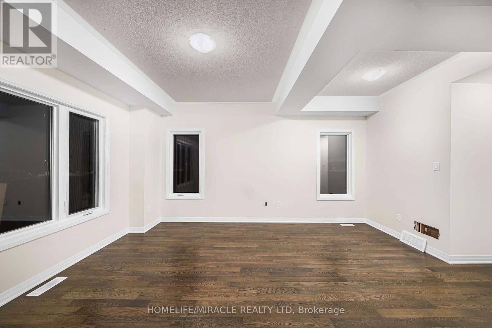 63 Royal Oak Crescent, Loyalist, Ontario  K0H 1G0 - Photo 12 - X12533460