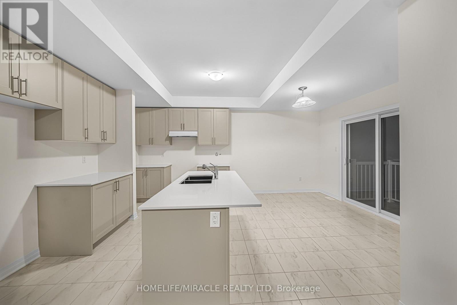 63 Royal Oak Crescent, Loyalist, Ontario  K0H 1G0 - Photo 20 - X12533460