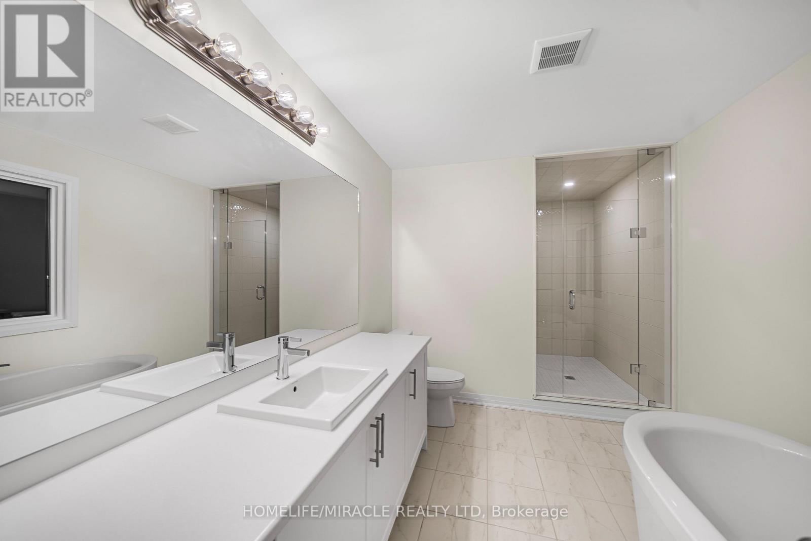 63 Royal Oak Crescent, Loyalist, Ontario  K0H 1G0 - Photo 32 - X12533460