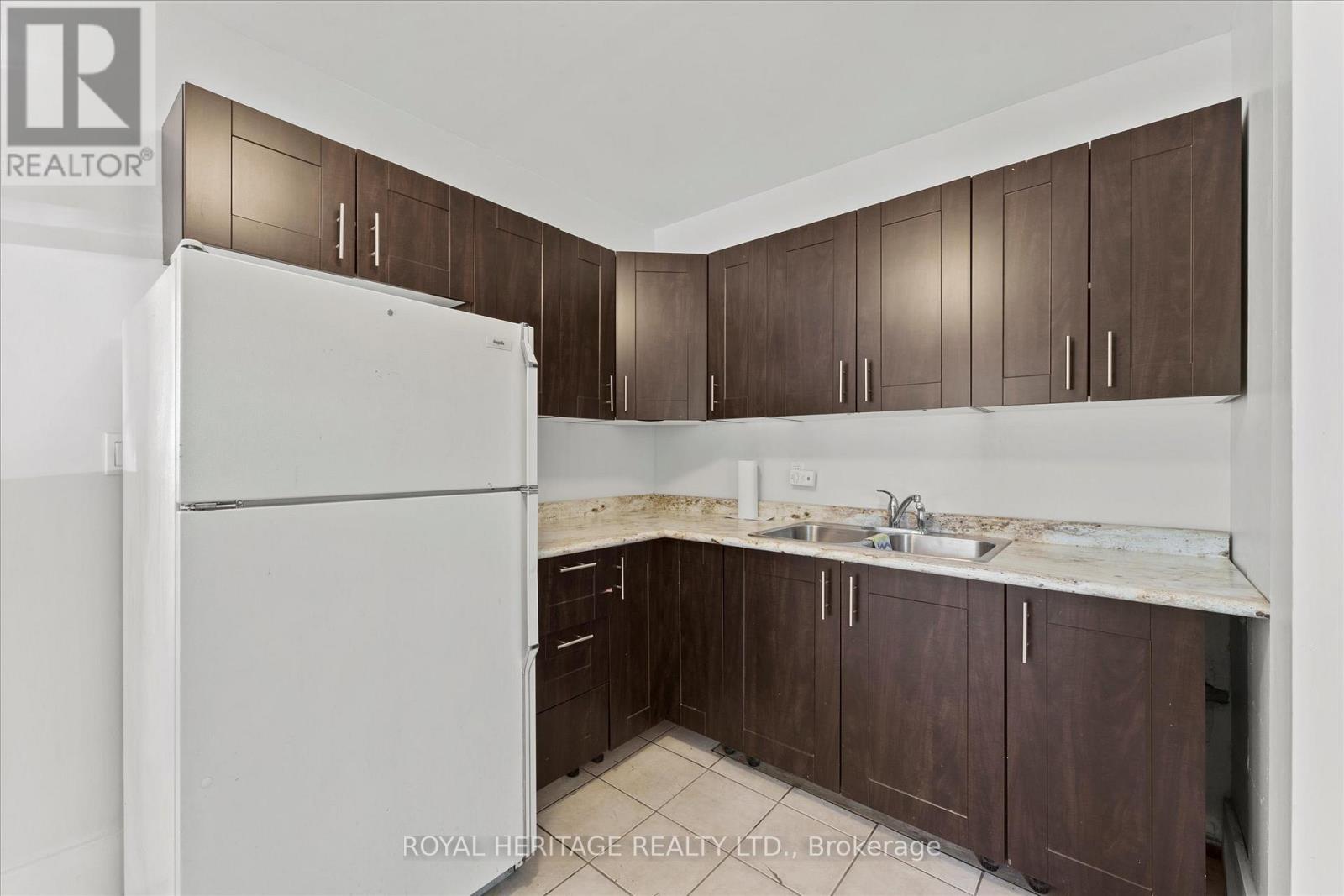 1150 Elm Avenue, Windsor, Ontario  N9A 5H9 - Photo 11 - X12533518