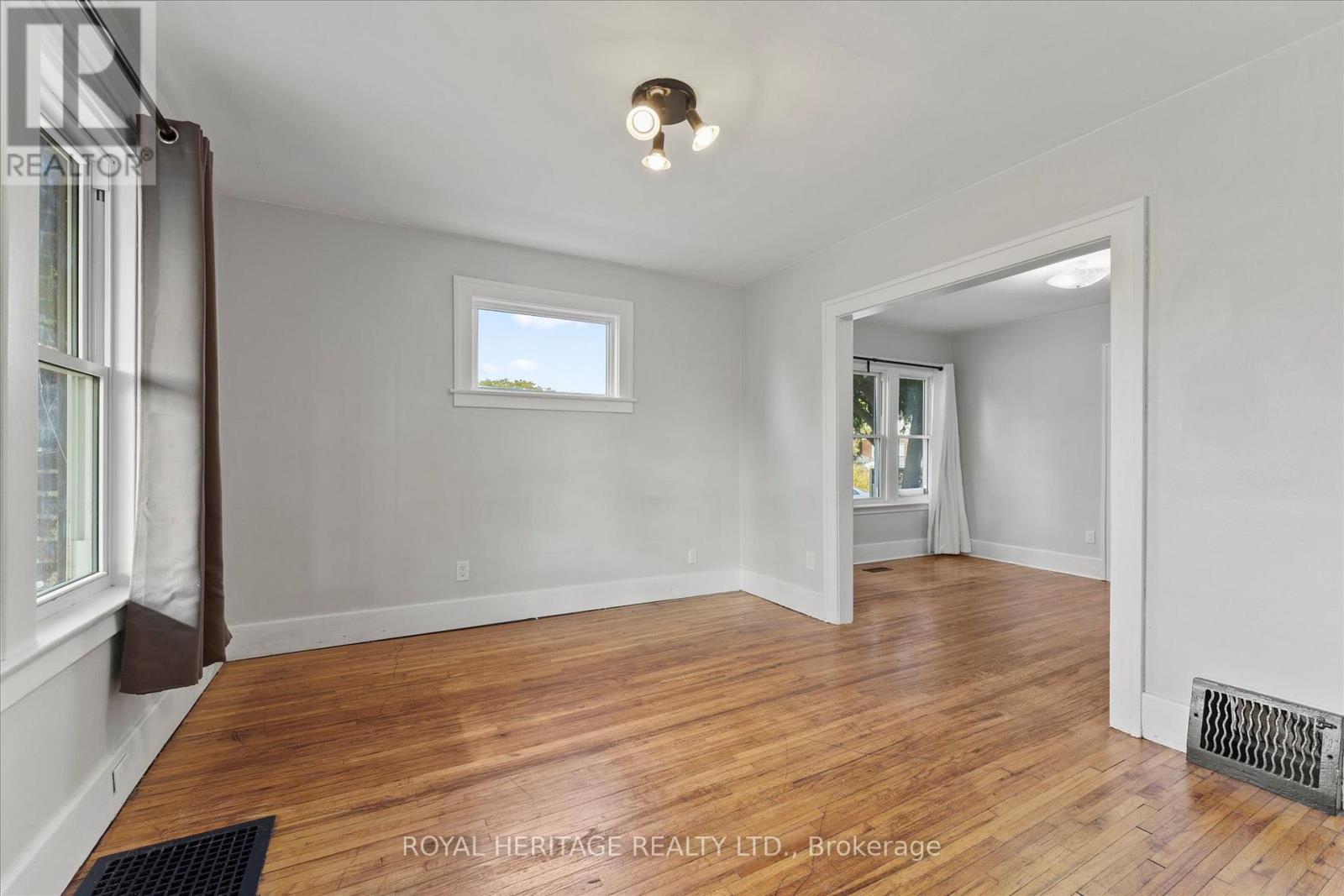 1150 Elm Avenue, Windsor, Ontario  N9A 5H9 - Photo 5 - X12533518