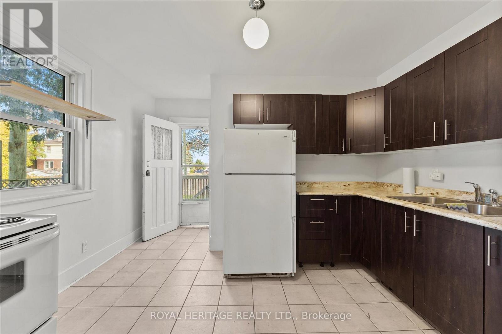 1150 Elm Avenue, Windsor, Ontario  N9A 5H9 - Photo 9 - X12533518