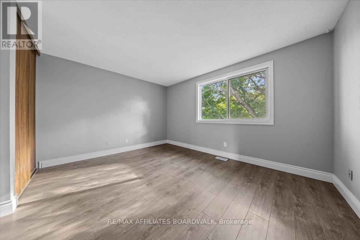 6482 Bilberry Drive, Ottawa, Ontario  K1C 4N8 - Photo 30 - X12401134