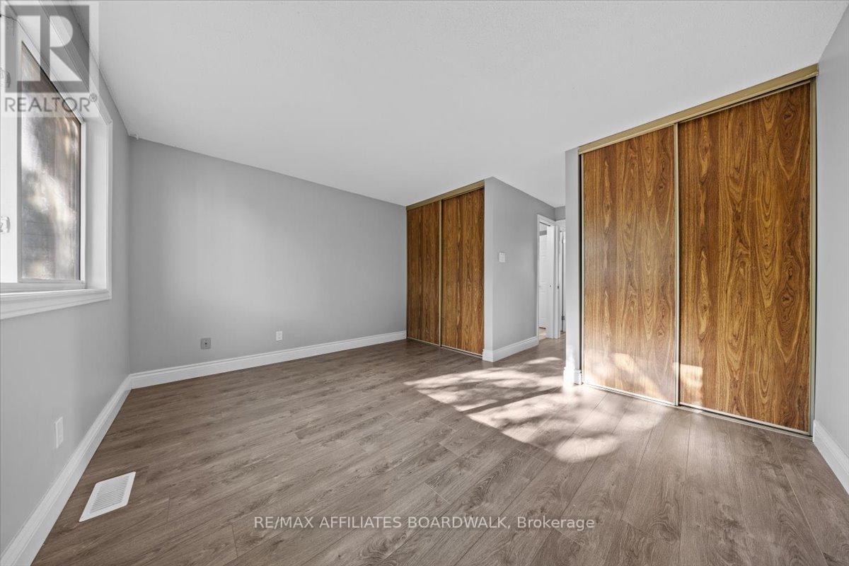 6482 Bilberry Drive, Ottawa, Ontario  K1C 4N8 - Photo 28 - X12401134