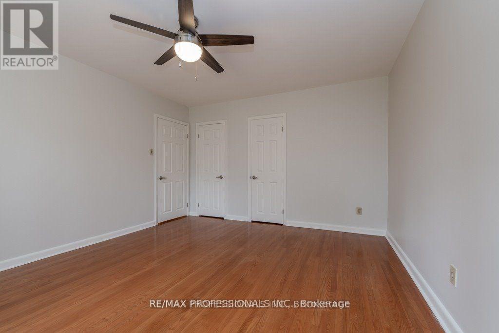 22 Fabian Place, Toronto, Ontario  M9P 2X7 - Photo 15 - W12533372