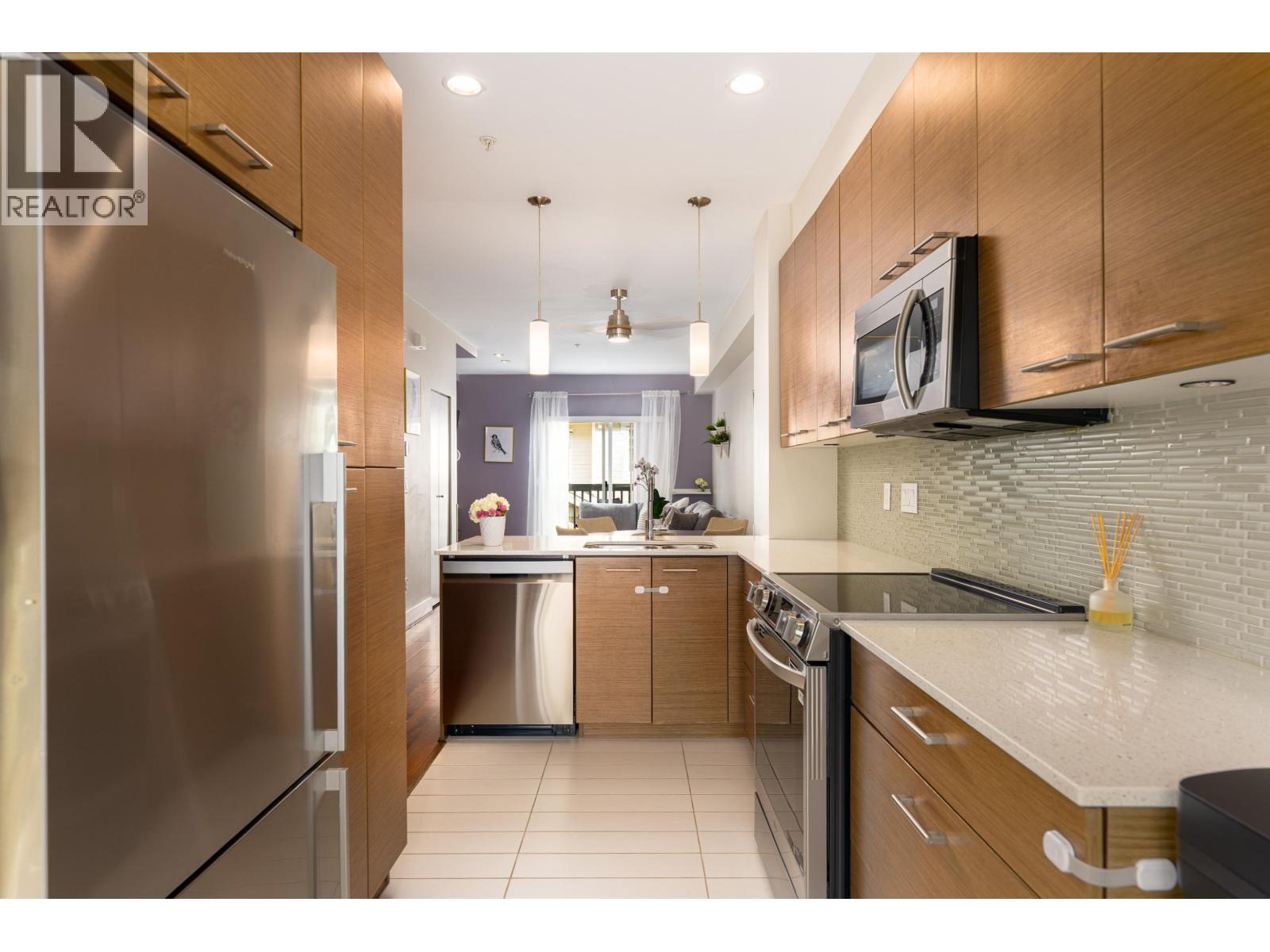 7 7198 Barnet Road, Burnaby, British Columbia V5A 1C9 - Photo 6 - R3053614