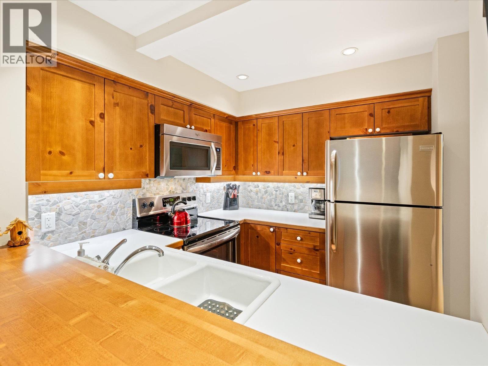 24 4661 Blackcomb Way, Whistler, British Columbia  V8E 0Z1 - Photo 6 - R3066514