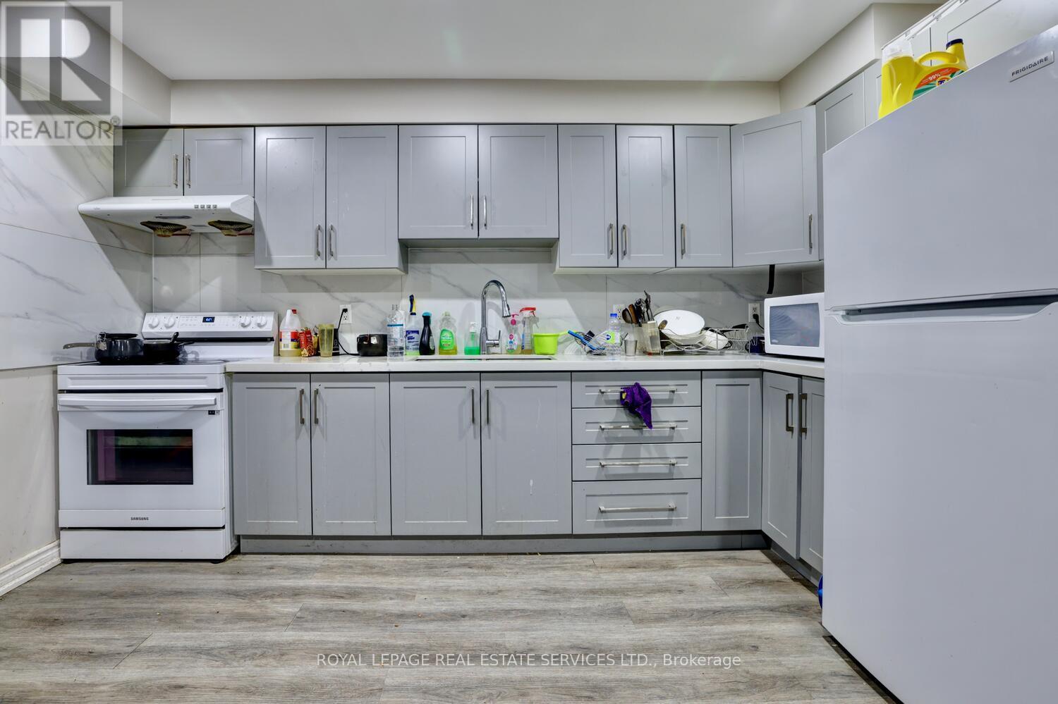 894 College Street, Toronto, Ontario  M6H 1A4 - Photo 19 - C12488610