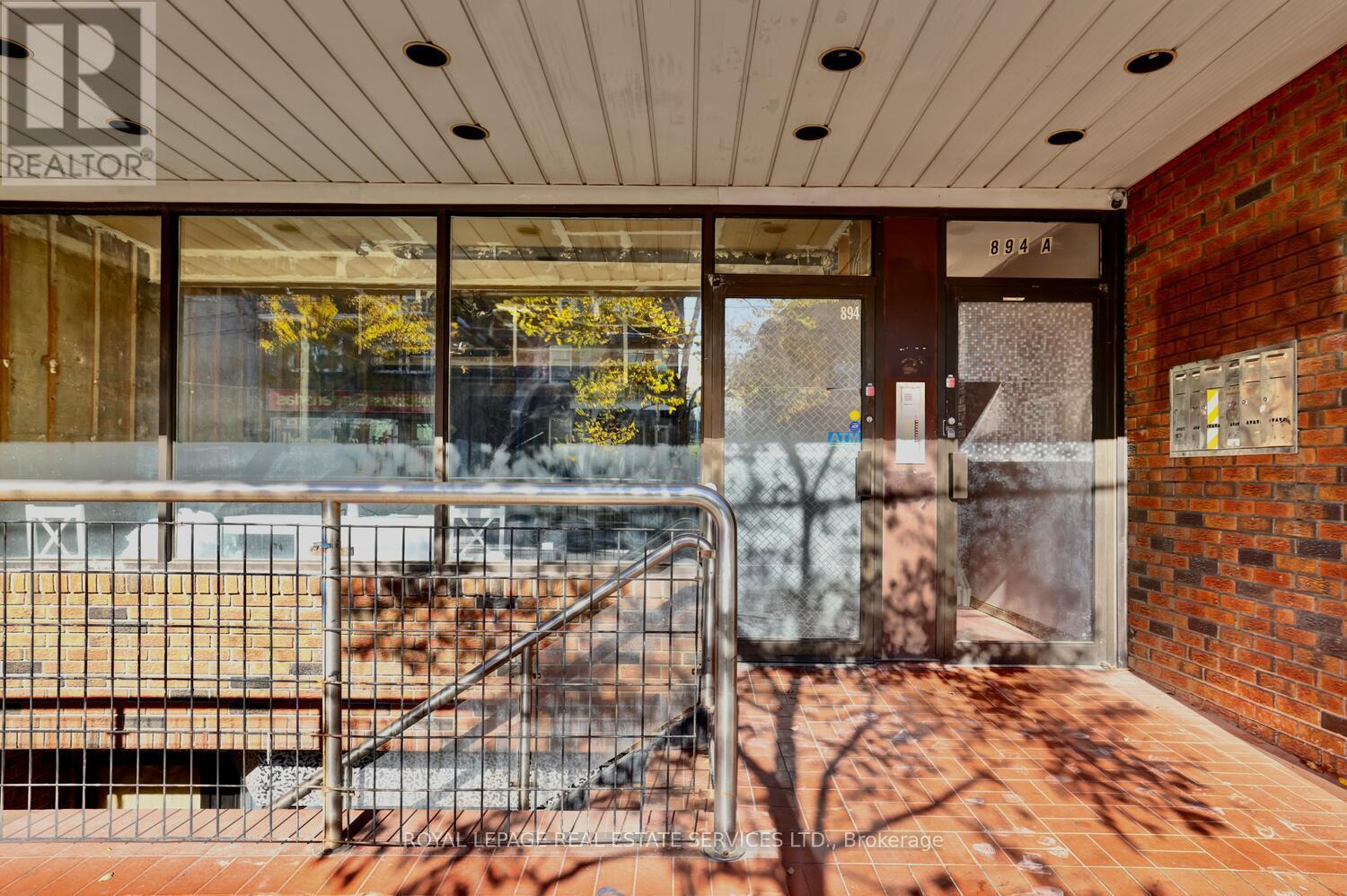 894 College Street, Toronto, Ontario  M6H 1A4 - Photo 2 - C12488610