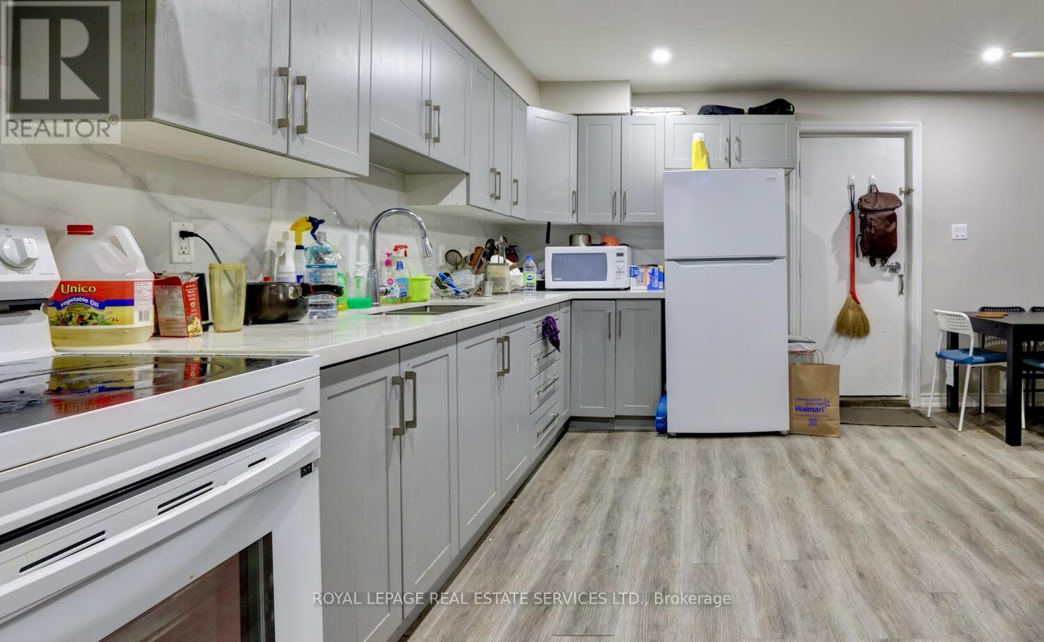 894 College Street, Toronto, Ontario  M6H 1A4 - Photo 17 - C12488610