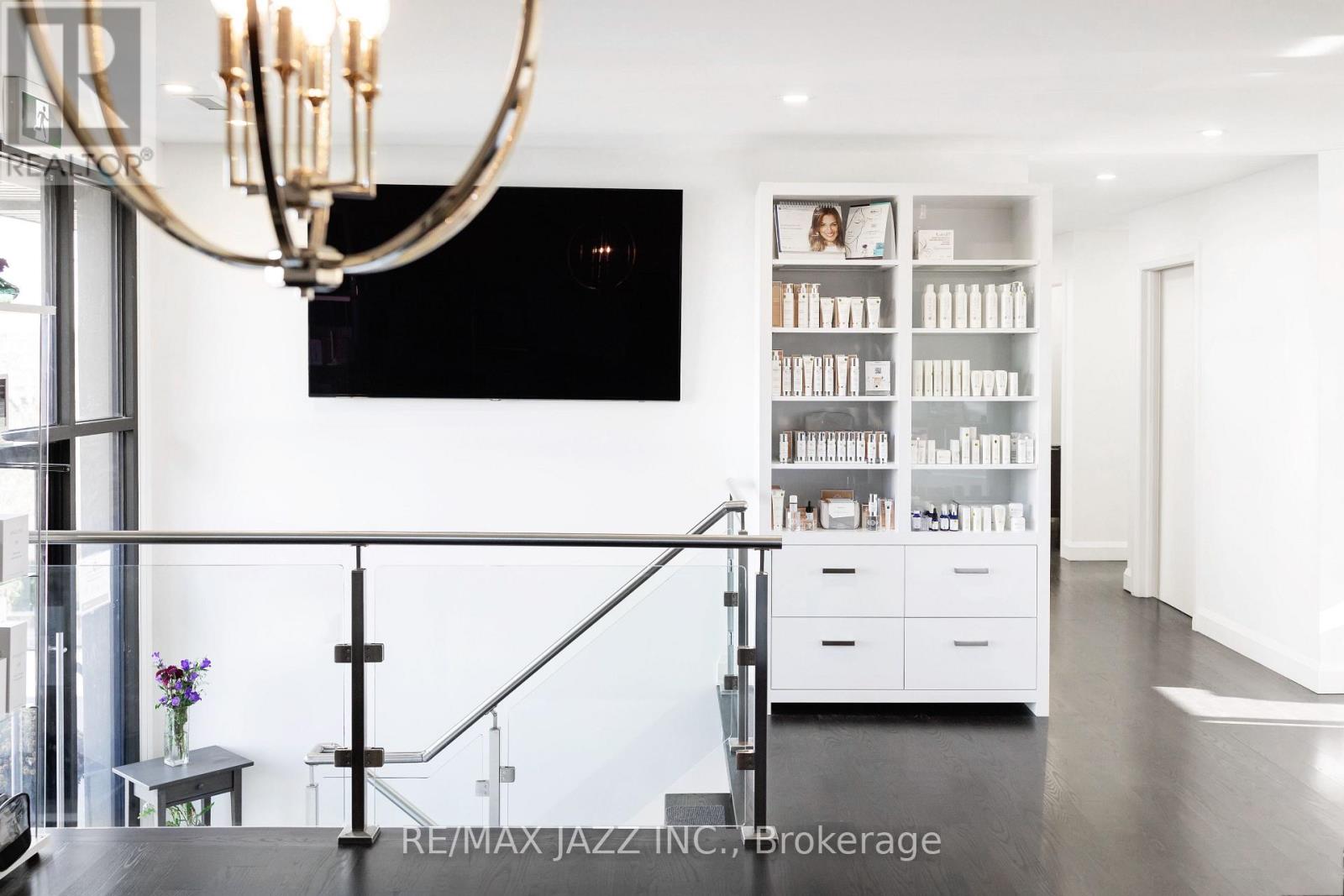 1533 Dundas Street E, Whitby, Ontario L1N 2K6 - Photo 12 - E12491398