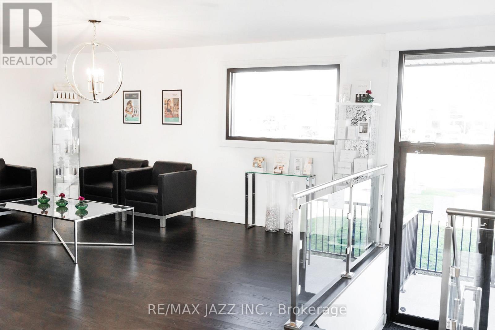 1533 Dundas Street E, Whitby, Ontario L1N 2K6 - Photo 4 - E12491398