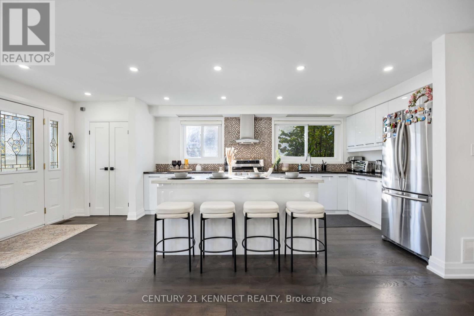 36 Summerside Crescent, Toronto, Ontario  M2H 1X1 - Photo 3 - C12533584