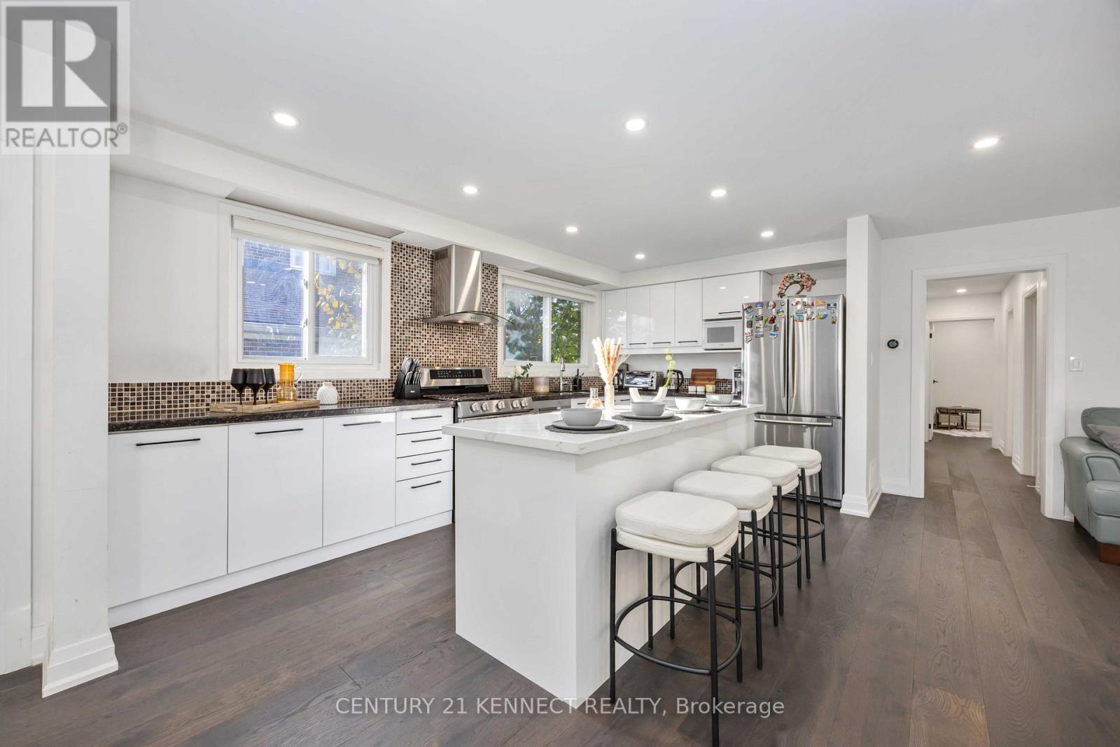 36 Summerside Crescent, Toronto, Ontario  M2H 1X1 - Photo 4 - C12533584