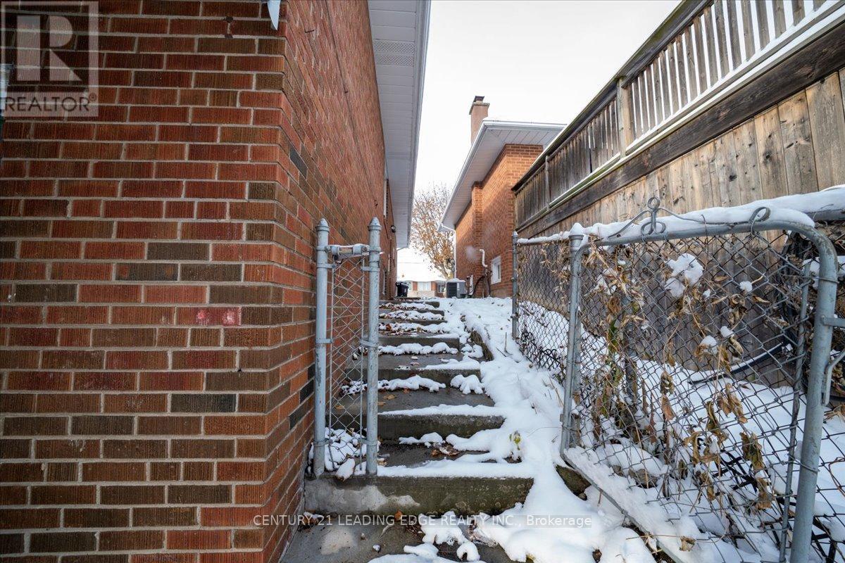 Main - 57 Anewen Drive, Toronto, Ontario  M4A 1R9 - Photo 37 - C12533614