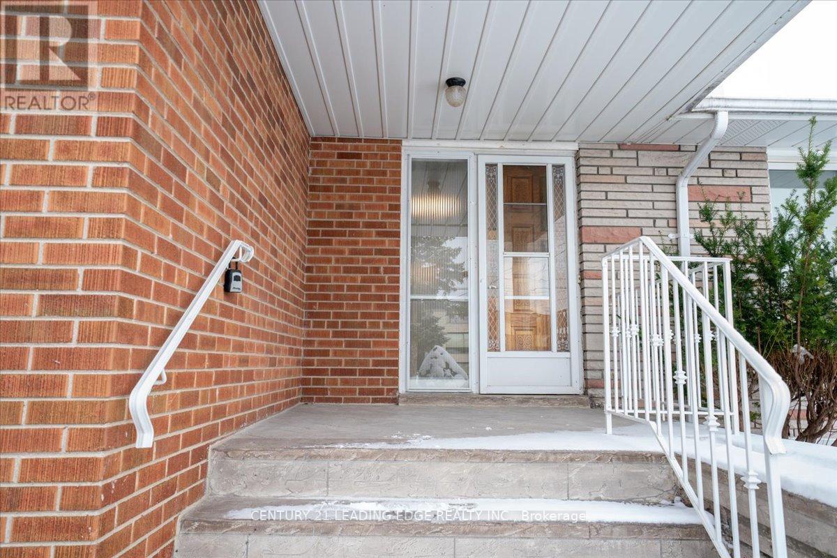 Main - 57 Anewen Drive, Toronto, Ontario  M4A 1R9 - Photo 4 - C12533614