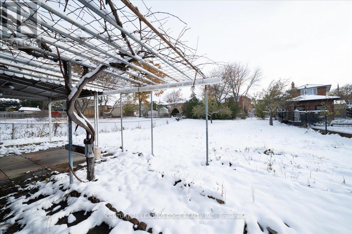 Main - 57 Anewen Drive, Toronto, Ontario  M4A 1R9 - Photo 42 - C12533614