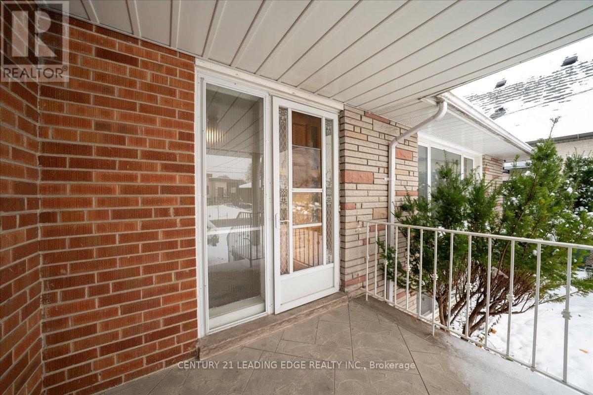 Main - 57 Anewen Drive, Toronto, Ontario  M4A 1R9 - Photo 5 - C12533614