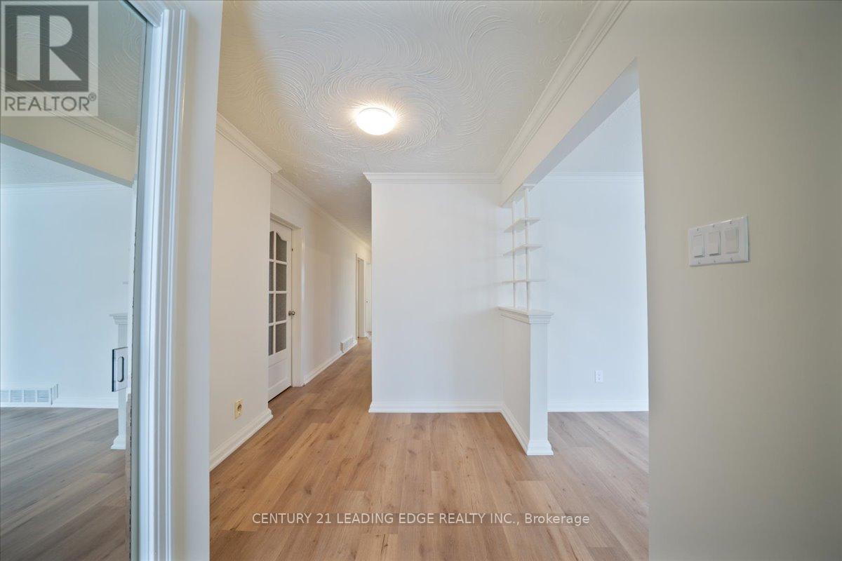 Main - 57 Anewen Drive, Toronto, Ontario  M4A 1R9 - Photo 6 - C12533614